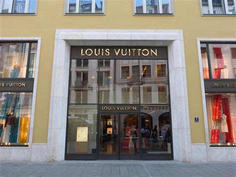 louis vuitton produktion|Louis Vuitton in germany.